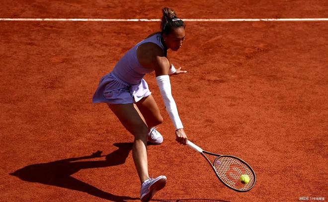 8强53次失误创个人最佳战绩冰球突破技巧郑钦文法网止步(图2) 8强53次失误创个人最佳战绩冰球突破技巧郑钦文法网止步(图2)